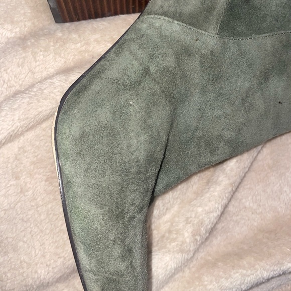 Saks fifth avenue boots suede green so pretty used once - Picture 3 of 10